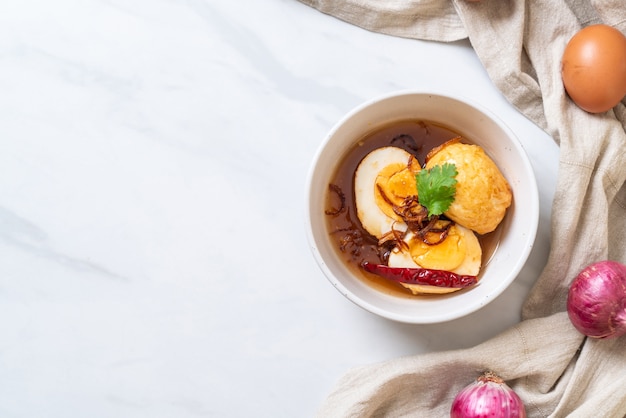 Uovo sodo fritto con salsa al tamarindo o uova in agrodolce