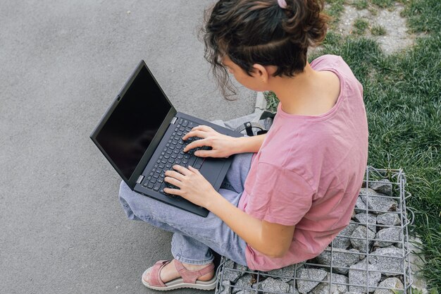 Utilizzo di moderne tecnologie e gadget da parte degli adolescenti