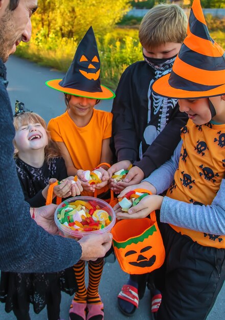 Vacanze di Halloween, bambino in costume. Messa a fuoco selettiva. Ragazzo.