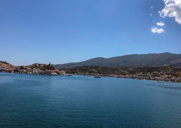 Vacanze estive sulla bellissima spiaggia della costa greca