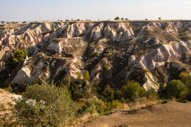 Valle delle colombe vista panoramica vicino al castello di Uchisar in sunrise, Cappadocia, Turchia