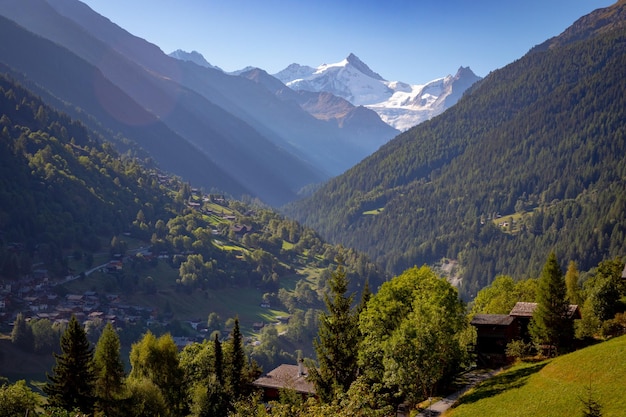 Valle svizzera nel comune di Saint-Jean, in Svizzera.