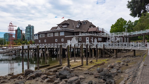 Vancouver Canada 29 giugno 2019 Rowing Club edificio storico casa su palafitte a Stanley Park