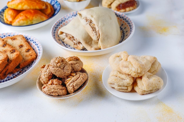 Vari biscotti deliziosi freschi fatti in casa.