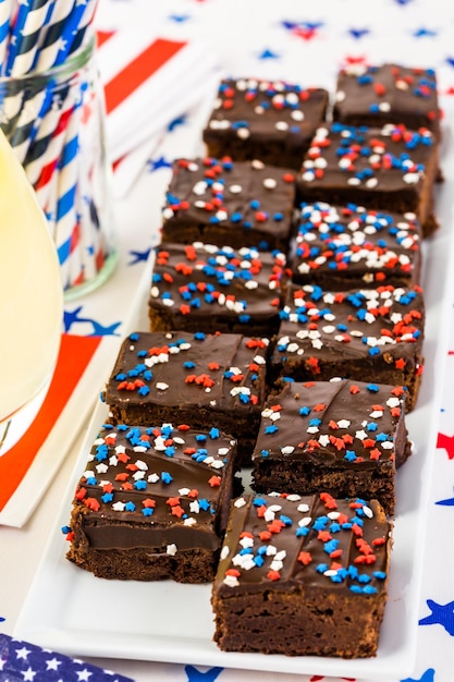 Varietà di dolci in tavola per la festa del 4 luglio.