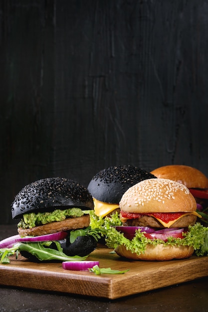 Varietà di hamburger fatti in casa