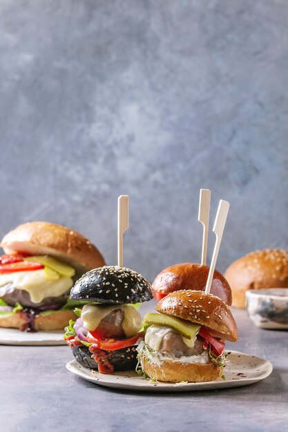 Varietà di hamburger fatti in casa