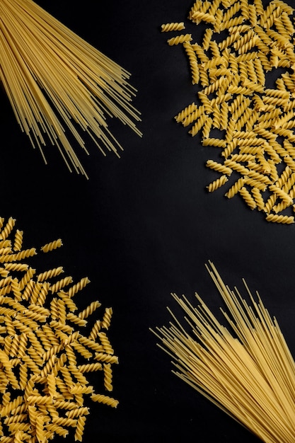 Varietà di pasta di cottura della pasta vista dall'alto