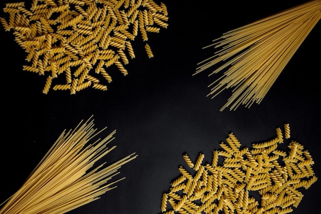 Varietà di pasta di cottura della pasta vista dall'alto