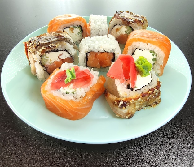 Varietà di rotoli di sushi giapponesi