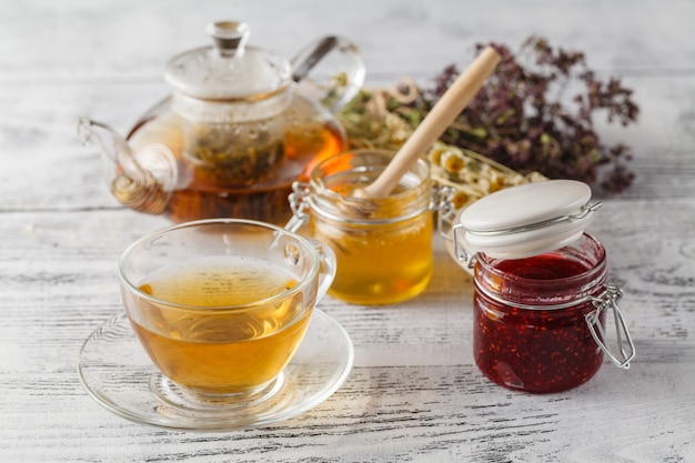 Vaso con marmellata di lamponi