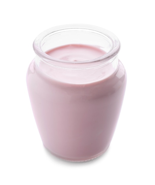 Vaso di vetro con gustoso yogurt su bianco