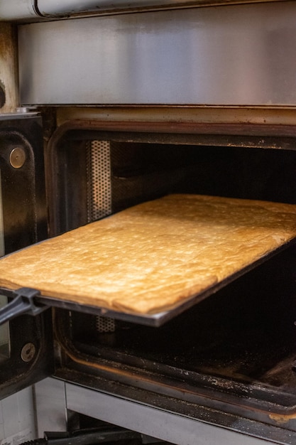 Vassoio di pasta sfoglia al forno