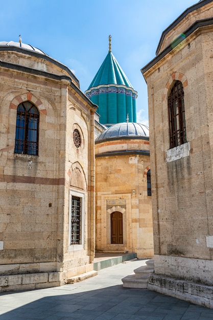 Vecchi edifici del Museo Mevlana di Konya. Cortile esterno