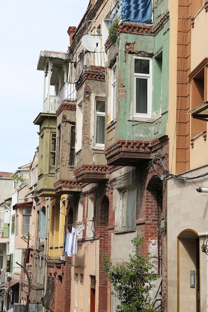 Vecchi edifici nel distretto di Balat Istanbul