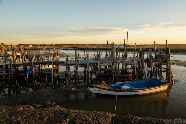 Vecchi pontili palafitici in legno