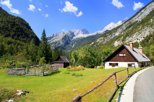 Vecchia casa di legno