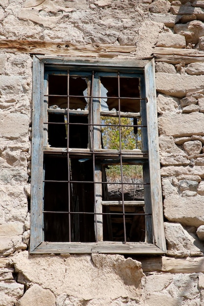 Vecchia casa di pietra abbandonata in Turchia