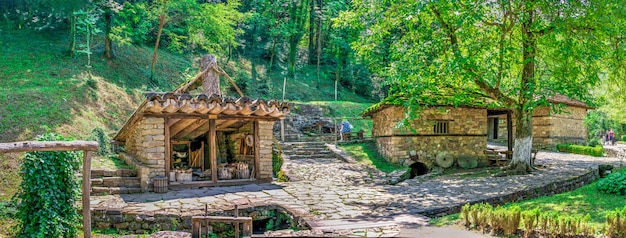 Vecchia casa tradizionale nel villaggio di Etar, Bulgaria