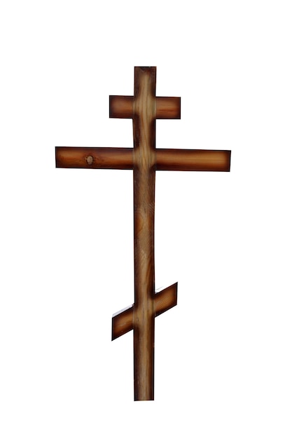 Vecchia croce cristiana ortodossa in legno isolata su sfondo bianco. Foto di alta qualità