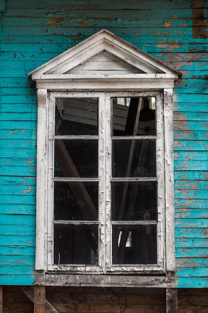 vecchia finestra, colore blu, vernice