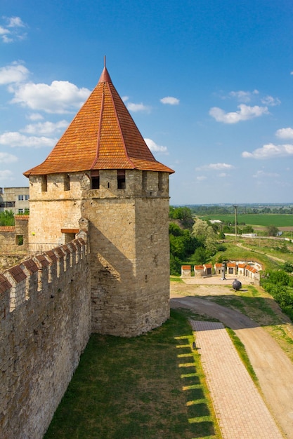 Vecchia fortezza nella città di Bende sul fiume Dniester Transdniestria 25 maggio 2018 Città entro i confini della Moldavia sotto il controllo della Repubblica non riconosciuta della Transdniestria in una giornata di sole estivo