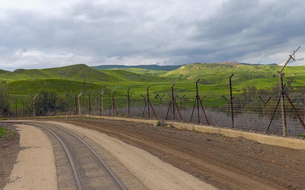 Vecchia linea ferroviaria al confine con la Giordania