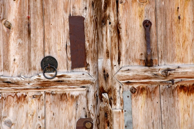 vecchia porta di legno