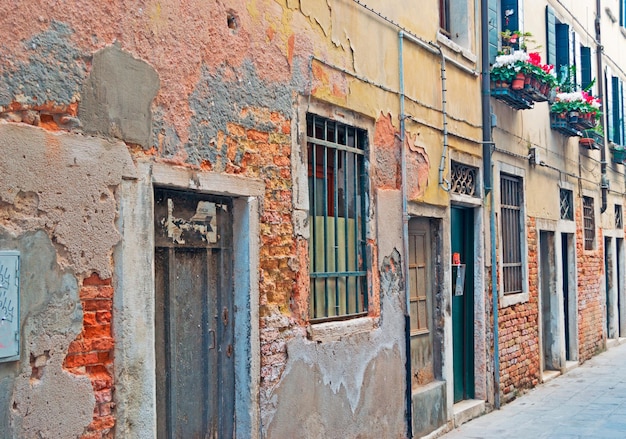 Vecchia stradina a Venezia Italia