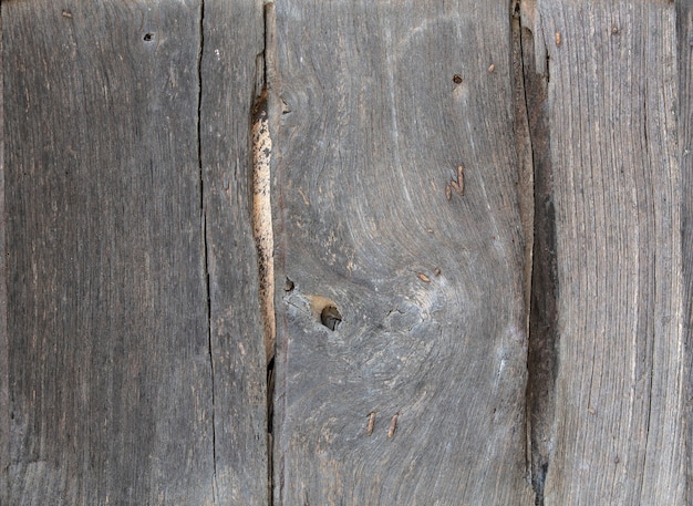 Vecchia tavola di legno vintage con struttura naturale