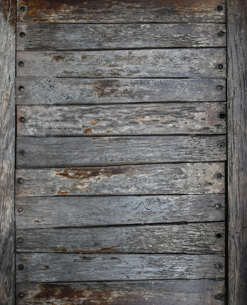 Vecchie tavole di legno stagionate d'epoca