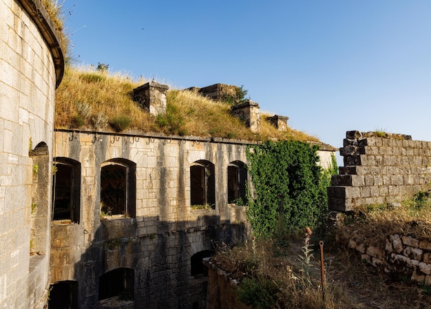 Vecchio antico famoso forte gorazda in montenegro