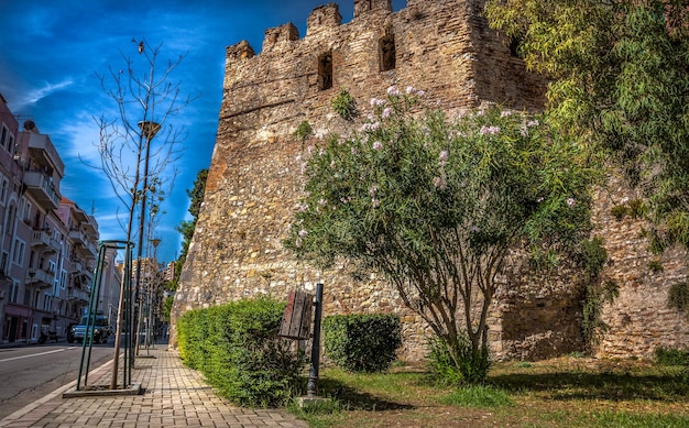 Vecchio castello e torre veneziana nella città di Durazzo Albania Foto di alta qualità