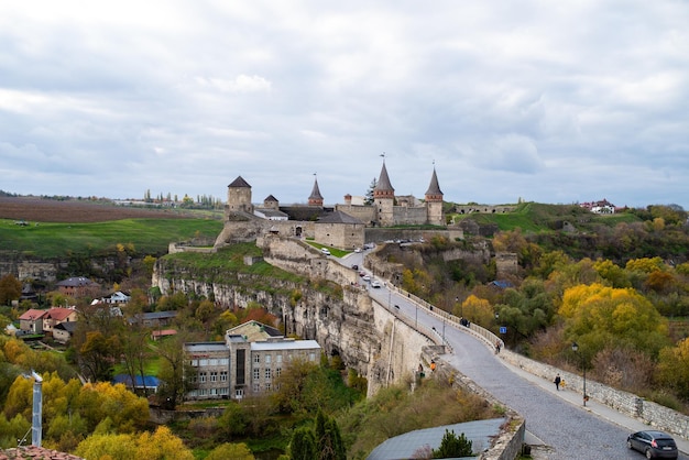 Vecchio castello europeo medievale Kamianets