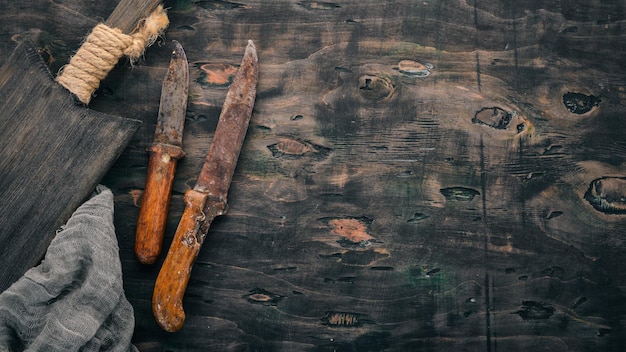 Vecchio coltello Utensili da cucina Spazio libero per il testo Vista dall'alto