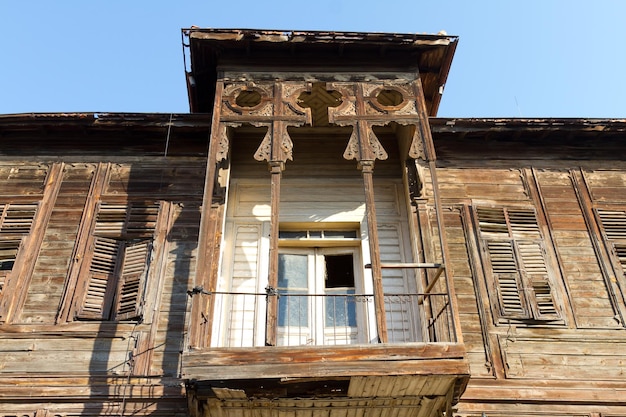 Vecchio edificio in legno