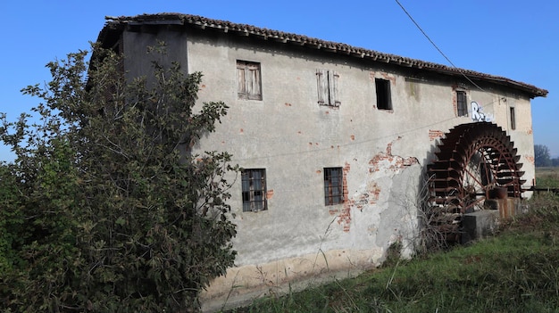 Vecchio mulino ad acqua in Lombardia, Italia