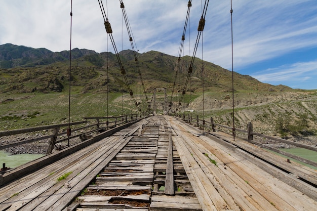 Vecchio ponte di legno