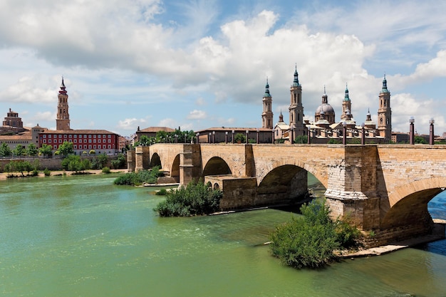 Vecchio ponte romano a Saragozza, in Spagna