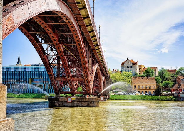 Vecchio ponte sopra il fiume Drava a Maribor, Bassa Stiria, Slovenia