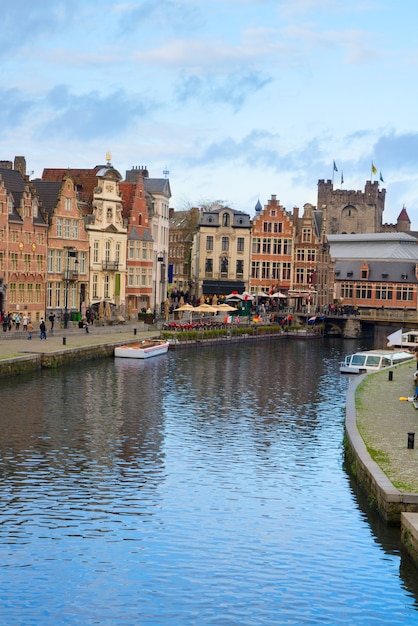 Vecchio porto di Graslei al giorno, Gand, Belgio