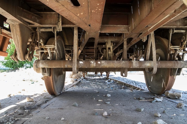 vecchio treno merci, dettagli di macchinari in metallo