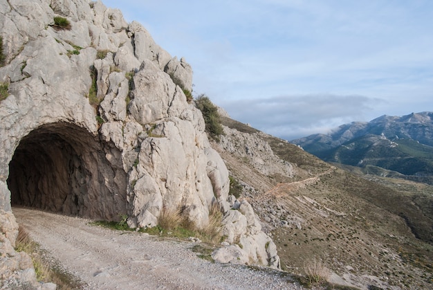 Vecchio tunnel ferroviario