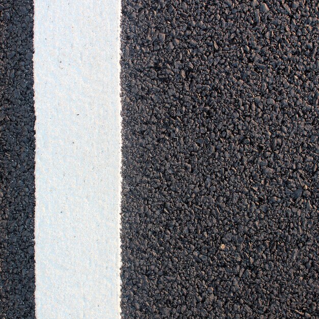 Veduta ad alto angolo della marcatura stradale sulla strada