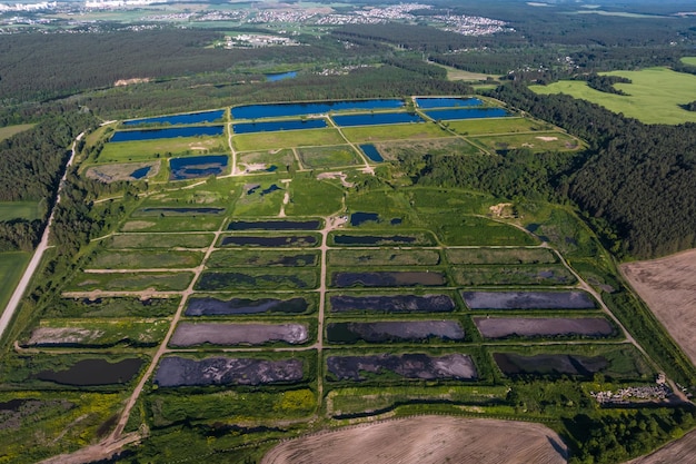 Veduta aerea del lago presso l'impianto di trattamento delle acque reflue