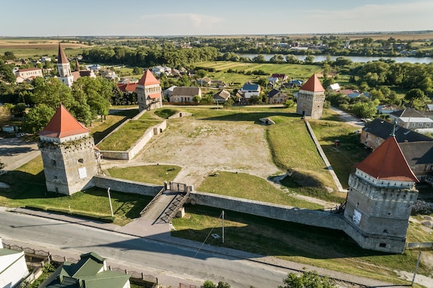 Veduta aerea del museo del castello di Skalatsy nella città di Skalat nella regione di Ternopil, in Ucraina