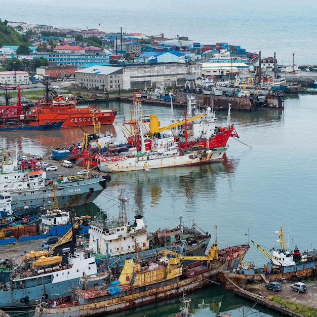 Veduta aerea del porto di Korsakov su Sakhalin Russia