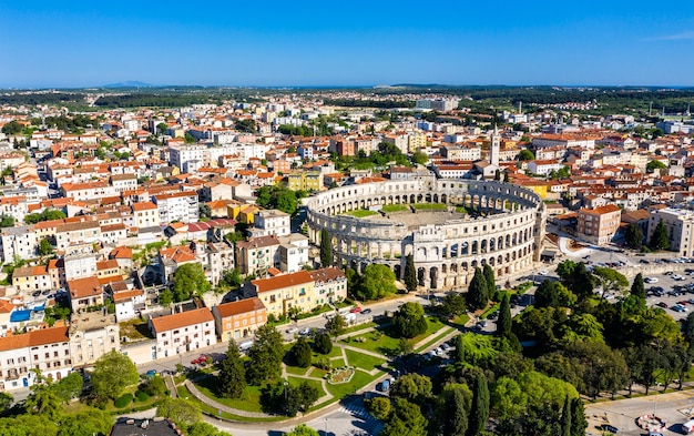 Veduta aerea dell'Anfiteatro Romano di Pola, Croazia