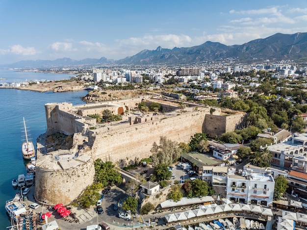 Veduta aerea dell'antico castello di Othello a Famagosta, Cipro del Nord 2020