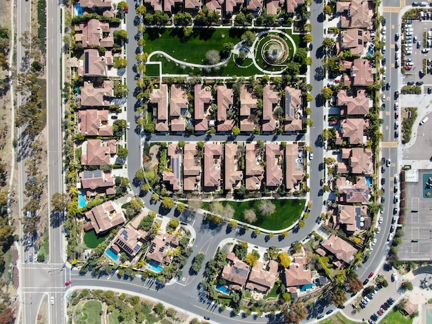 Veduta aerea della casa di suddivisione residenziale della California del Sud. Espansione urbana